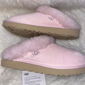 UGG 🌸 Slippers Cluggette women size 10 New in original box
